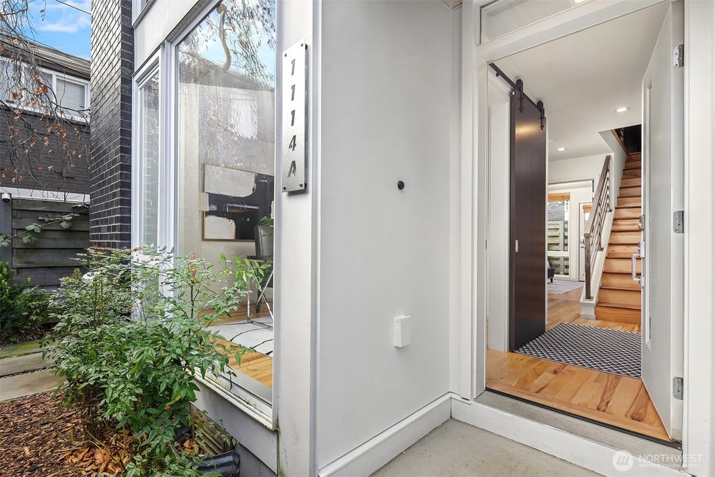 Photo of 1114 16th Avenue #A, Seattle, WA 98122 (MLS # 2481967)