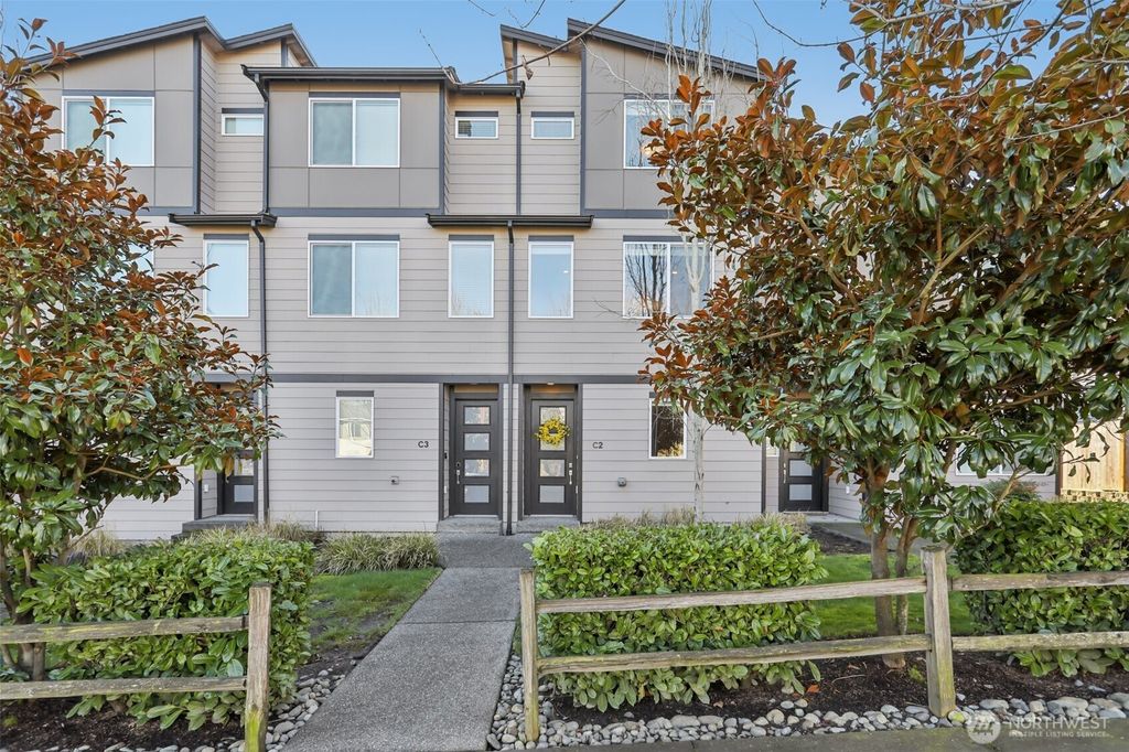 Photo of 3230 148th Street SW #C2, Lynnwood, WA 98087 (MLS # 2476923)