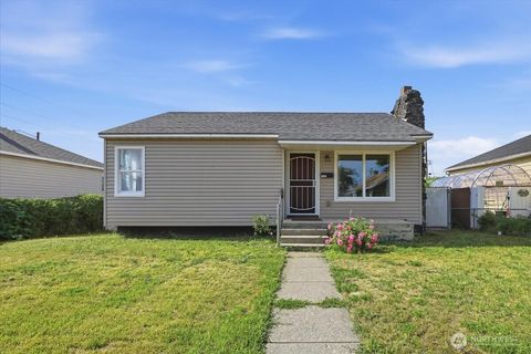 Photo of 1324 E Kiernan Avenue, Spokane, WA 99207 (MLS # 2531030)