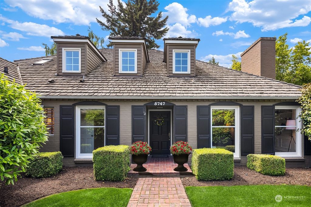 Photo of 5747 63rd Avenue NE, Seattle, WA 98105 (MLS # 2248788)