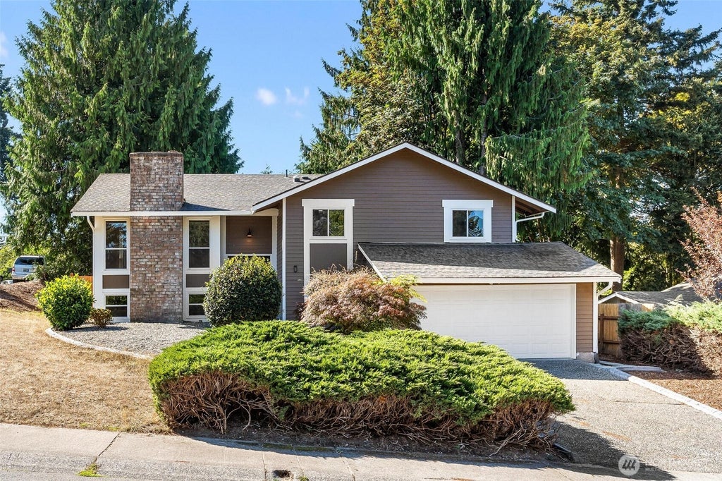 Photo of 4203 SW 328th Street, Federal Way, WA 98023 (MLS # 2582890)