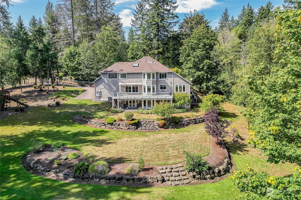 Photo of 17910 SE 224th Street, Kent, WA 98042 (MLS # 2157105)