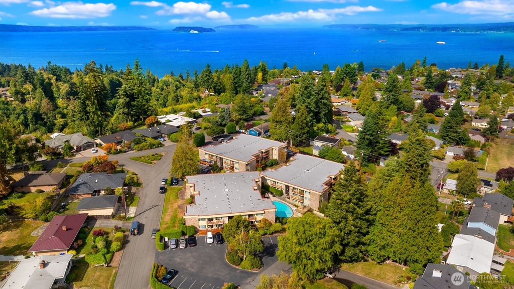 Photo of 330 Elm Street #305, Everett, WA 98203 (MLS # 2436386)