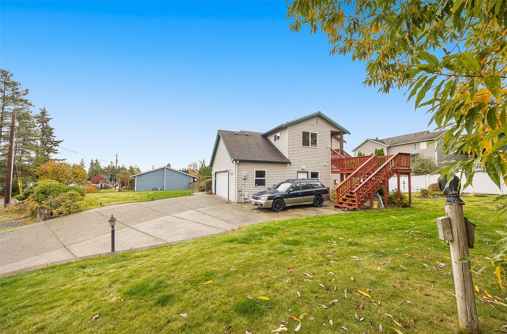 Photo of 20120 32nd Avenue W, Lynnwood, WA 98036 (MLS # 2599793)