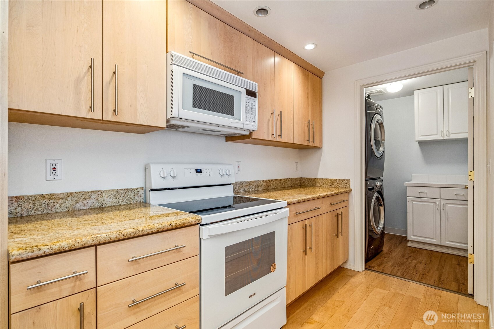 3221 SW Avalon Way 313