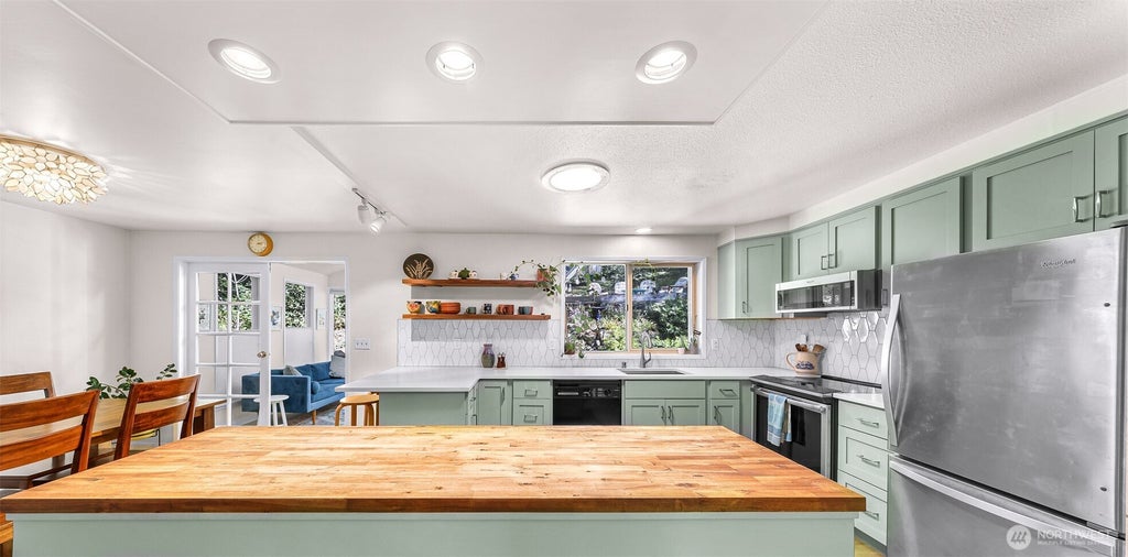 Photo of 24131 104th Avenue W, Edmonds, WA 98020 (MLS # 2574948)