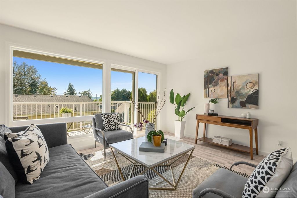 Photo of 1113 Kirkland Avenue #2B, Kirkland, WA 98033 (MLS # 2139244)