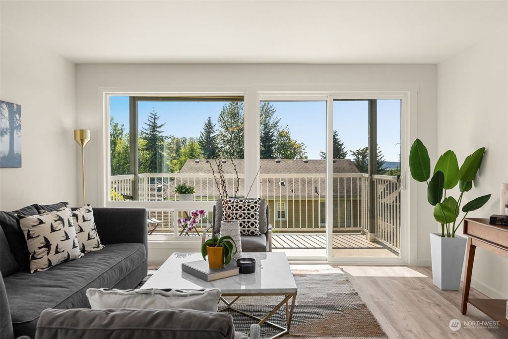 Photo of 1113 Kirkland Avenue #2B, Kirkland, WA 98033 (MLS # 2139244)