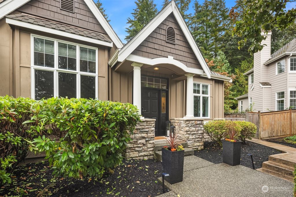 Photo of 2526 206th Place NE, Sammamish, WA 98074 (MLS # 2295409)