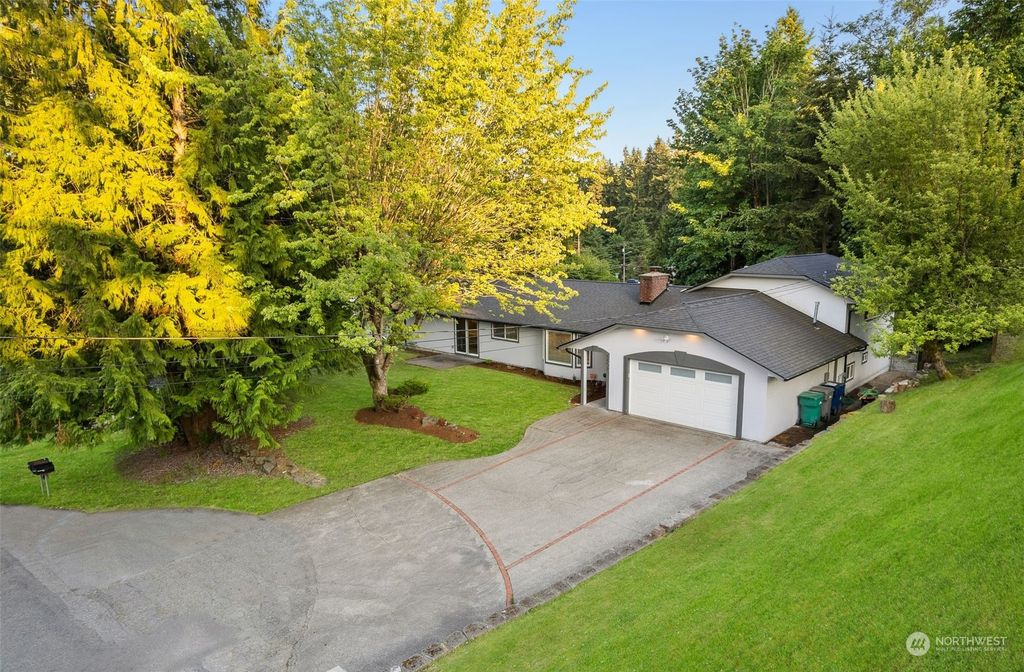 Photo of 6602 225th Place SW, Mountlake Terrace, WA 98043 (MLS # 2074167)