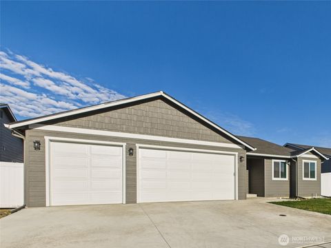 Photo of 2417 3rd Street SE, East Wenatchee, WA 98802 (MLS # 2464972)