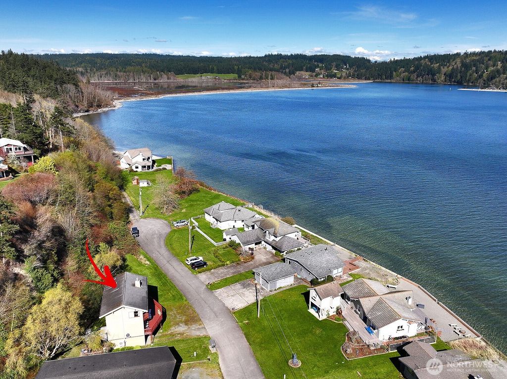 Photo of 3837 Driftwood Drive, Clinton, WA 98236 (MLS # 2517597)
