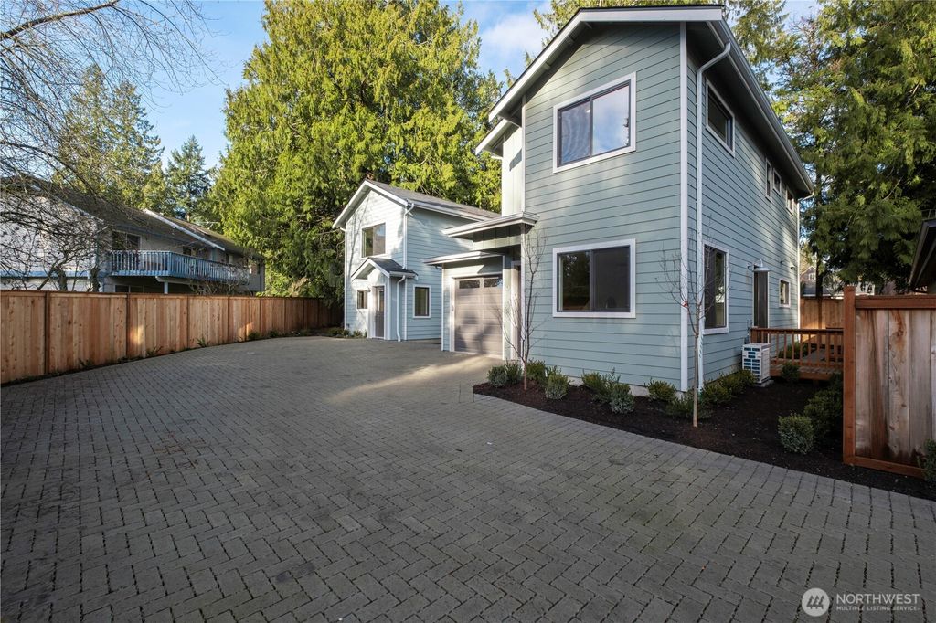 Photo of 11043 19th Avenue NE, Seattle, WA 98125 (MLS # 2468350)