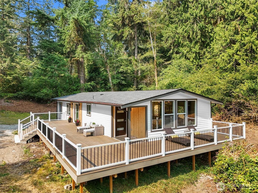 Photo of 10711 Edgewood Dr Anderson Island, Anderson Island, WA 98303 (MLS # 2566655)