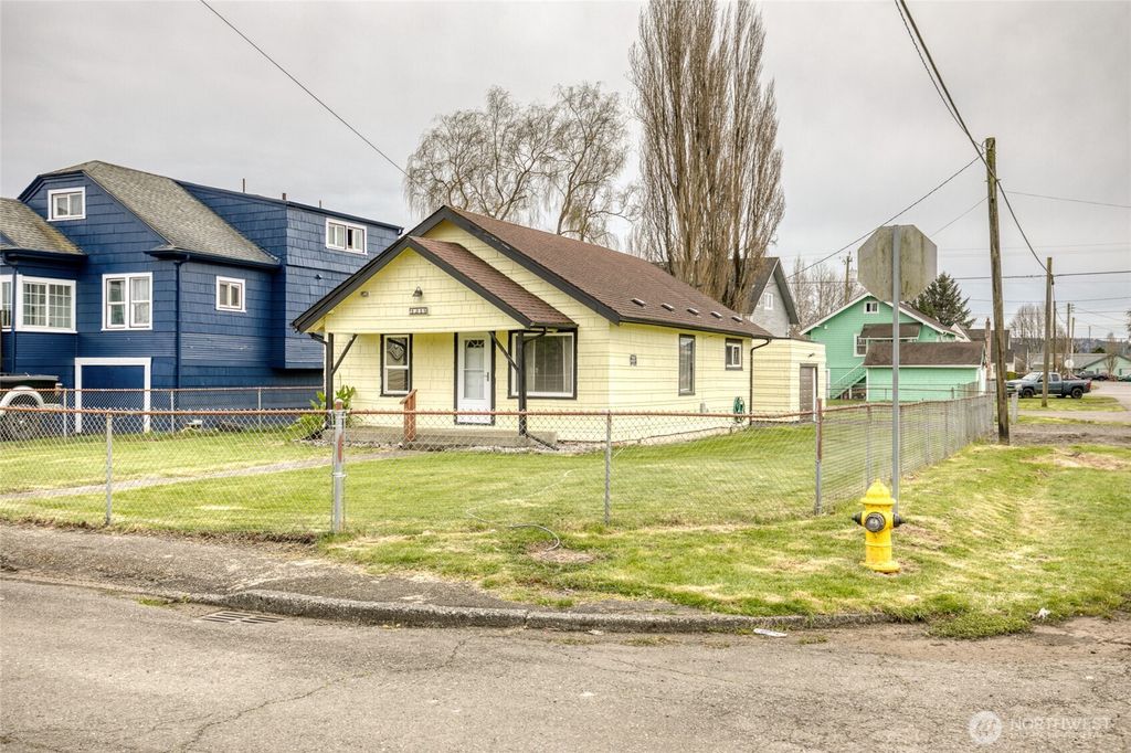 Photo of 1319 W 2nd St, Aberdeen, WA 98520 (MLS # 2497267)