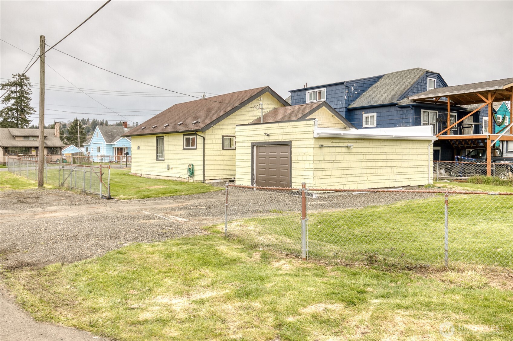 1319 W 2nd