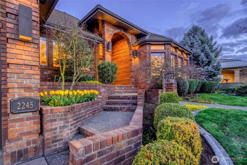 2245 Crosshaven Drive