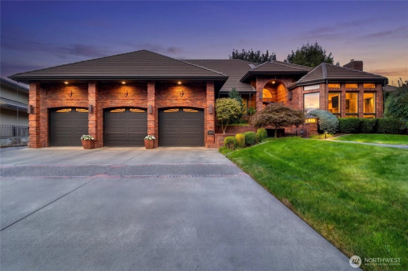 2245 Crosshaven Drive