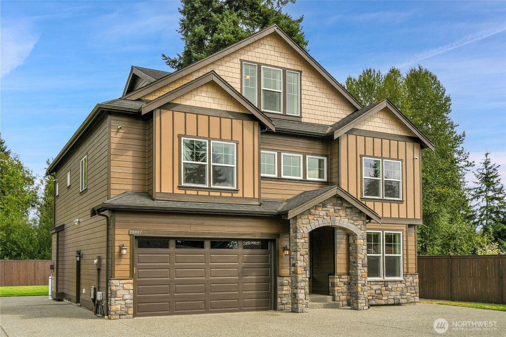 Photo of 11007 6th Avenue W, Everett, WA 98204 (MLS # 2419032)