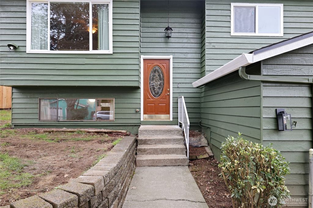 Photo of 26318 197th Place SE, Covington, WA 98042 (MLS # 2483018)