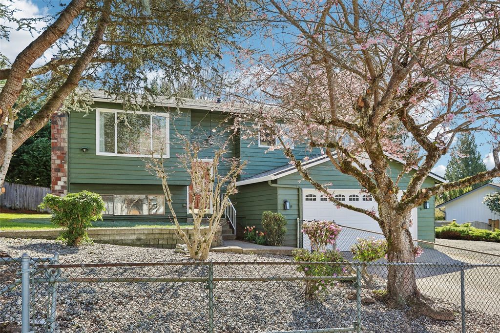 Photo of 26318 197th Place SE, Covington, WA 98042 (MLS # 2483018)