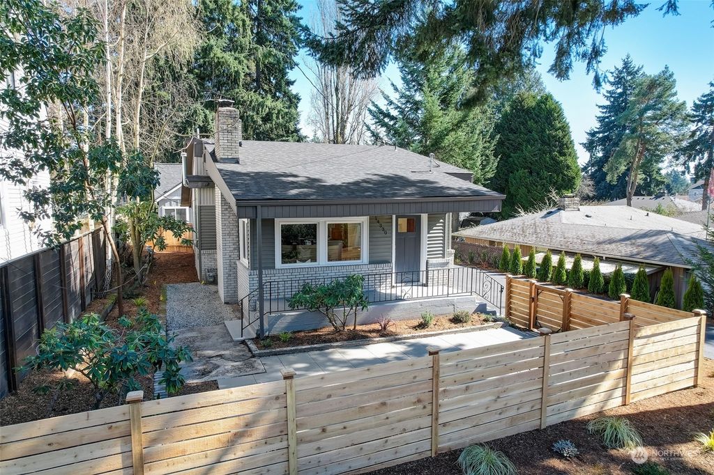 Photo of 14330 Phinney Avenue N, Seattle, WA 98133 (MLS # 2210975)