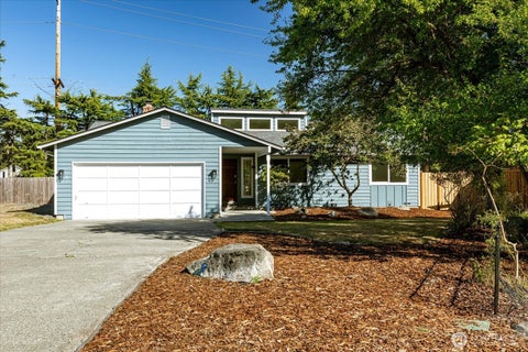 Photo of 1501 SW Periwinkle Lane, Oak Harbor, WA 98277 (MLS # 2575980)