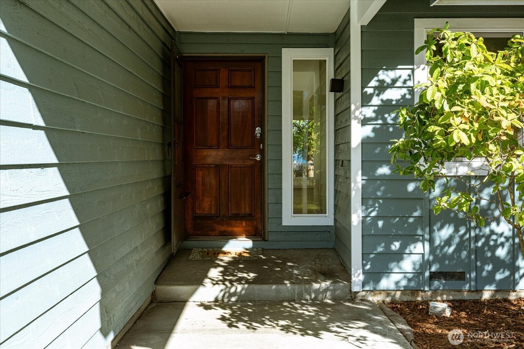 Photo of 1501 SW Periwinkle Lane, Oak Harbor, WA 98277 (MLS # 2575980)