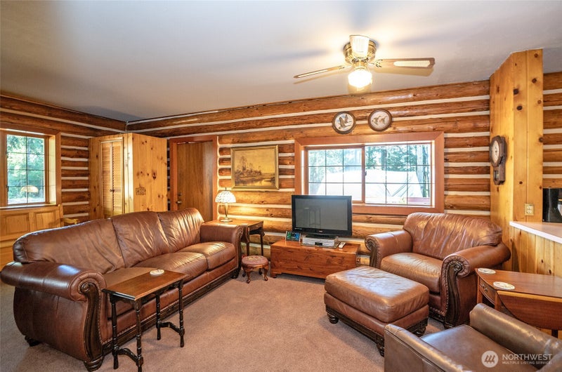879 9th Ave
