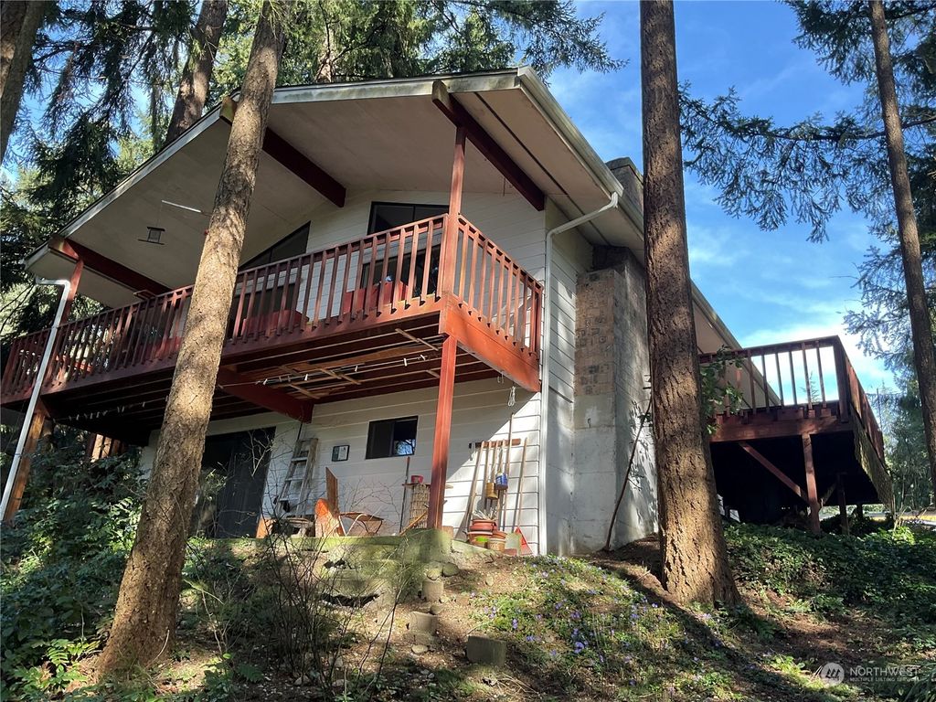 Photo of 1111 207th Place NE, Sammamish, WA 98074 (MLS # 2198981)