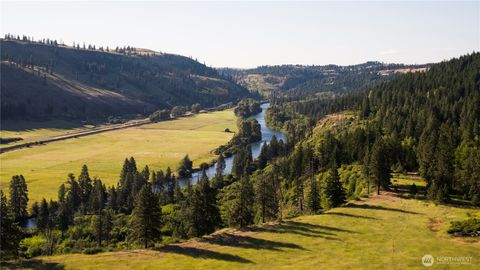 Photo of 50 Highway 10, Cle Elum, WA 98922 (MLS # 2479430)