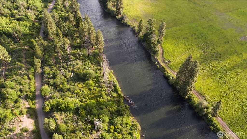 Photo of 50 Highway 10, Cle Elum, WA 98922 (MLS # 2479430)