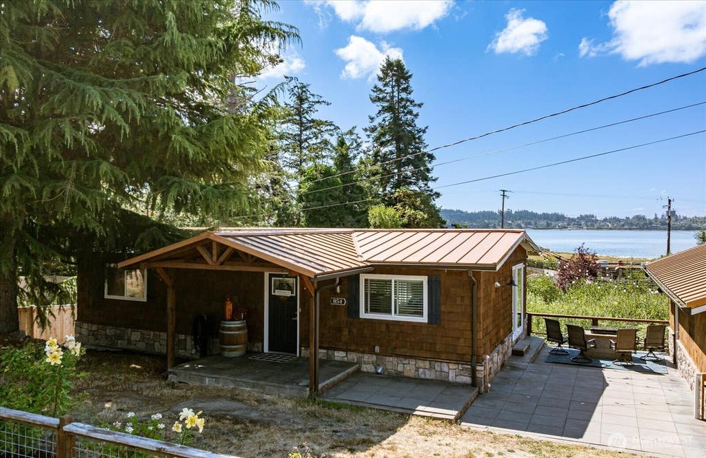 Photo of 854 Burroughs Avenue, Oak Harbor, WA 98277 (MLS # 2564680)