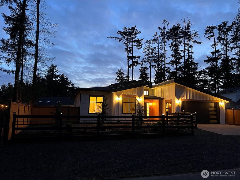 Photo of 743 Wakina Loop SE, Ocean Shores, WA 98569 (MLS # 2513411)