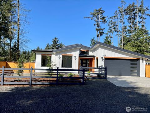 Photo of 743 Wakina Loop SE, Ocean Shores, WA 98569 (MLS # 2513411)