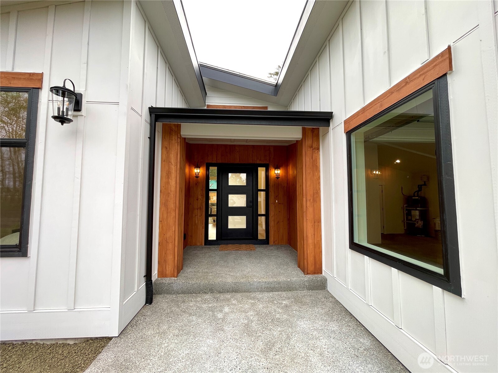 743 Wakina Loop SE