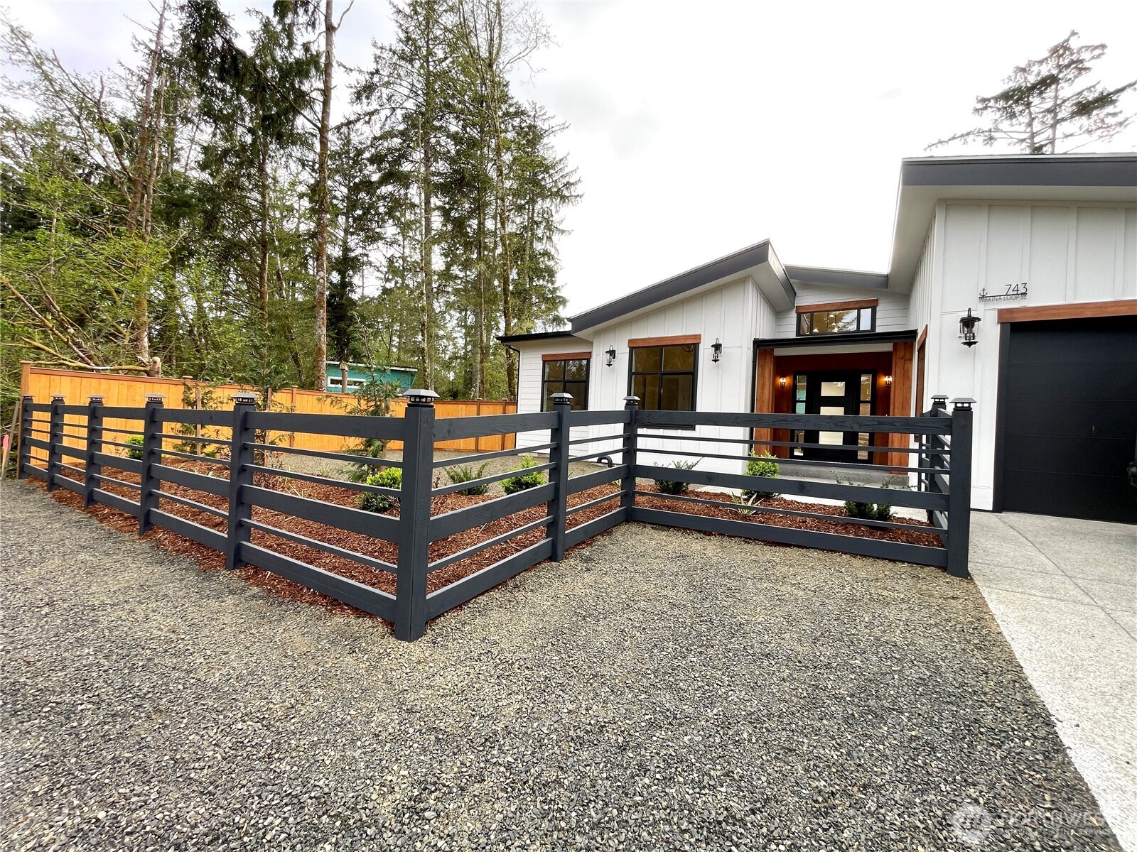 743 Wakina Loop SE