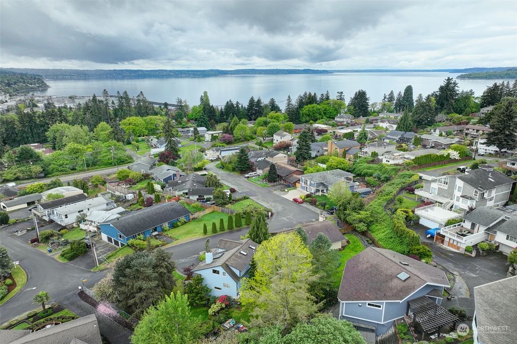 Photo of 21318 5th Avenue S, Des Moines, WA 98198 (MLS # 2238252)