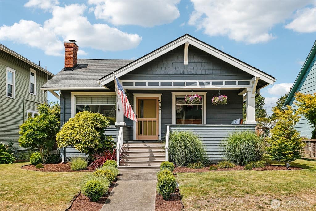 Photo of 721 Laurel Drive, Everett, WA 98201 (MLS # 2545412)