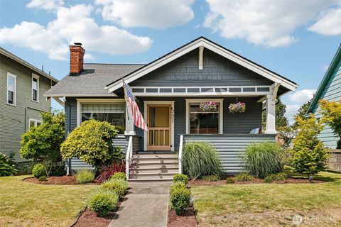 Photo of 721 Laurel Drive, Everett, WA 98201 (MLS # 2545412)