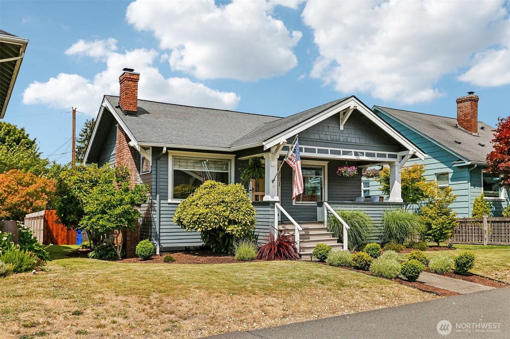 Photo of 721 Laurel Drive, Everett, WA 98201 (MLS # 2545412)