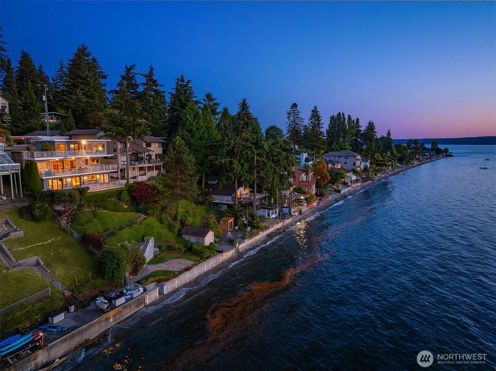 Photo of 16733 Maplewild Avenue SW, Burien, WA 98166 (MLS # 2393335)