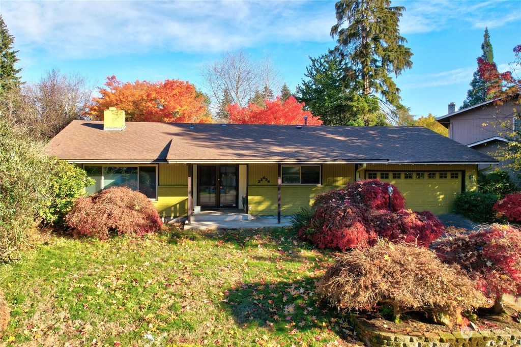 Photo of 32036 28th Avenue SW, Federal Way, WA 98023 (MLS # 2308989)