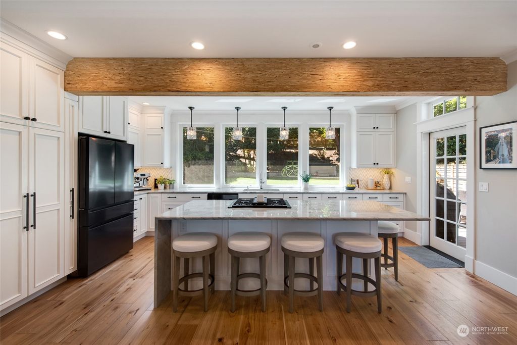 Photo of 707 W Florentia Place, Seattle, WA 98119 (MLS # 2139409)