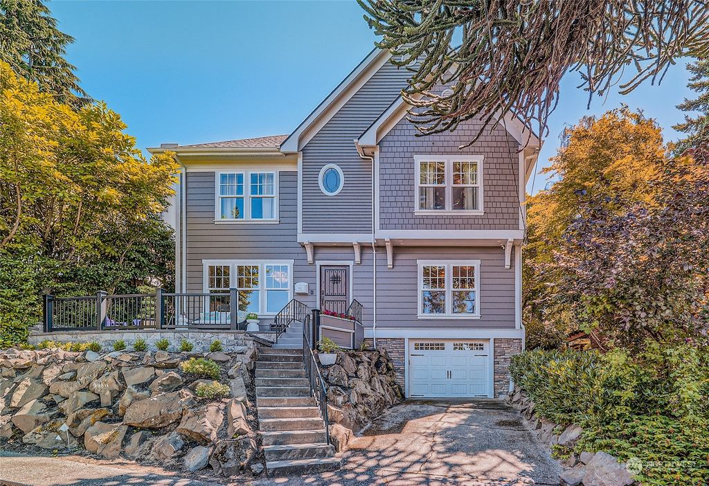 Photo of 707 W Florentia Place, Seattle, WA 98119 (MLS # 2139409)