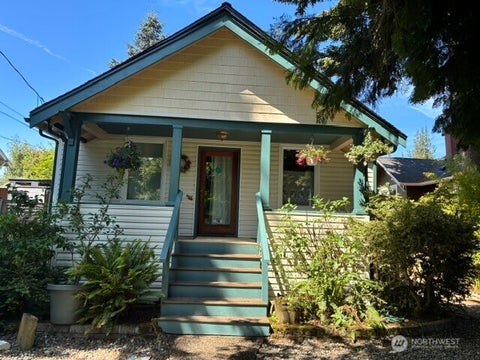Photo of 8045 26th Avenue NW, Seattle, WA 98117 (MLS # 2539348)