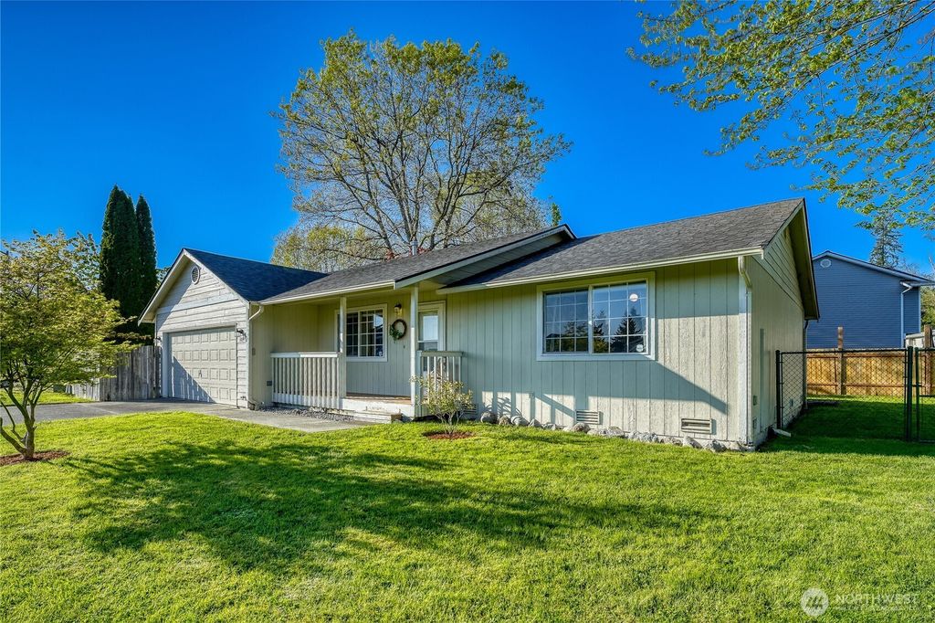 Photo of 401 Hemlock Court, Sultan, WA 98294 (MLS # 2516679)