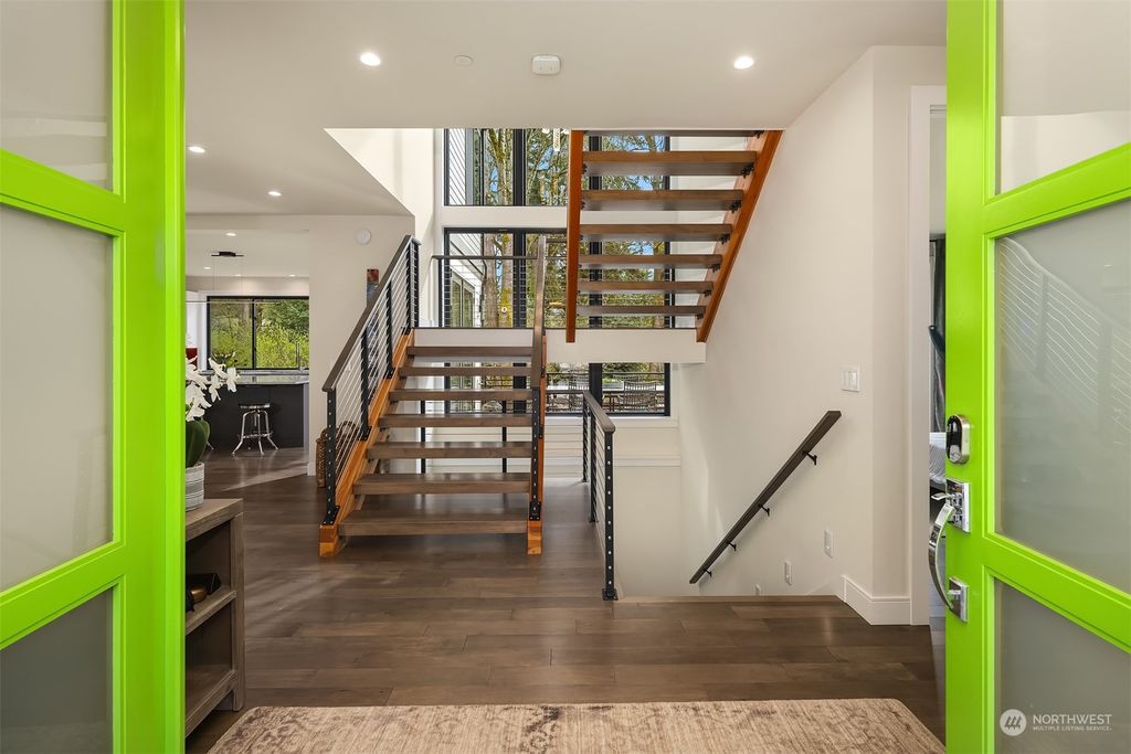 Photo of 8401 SE 34th Place, Mercer Island, WA 98040 (MLS # 2048208)