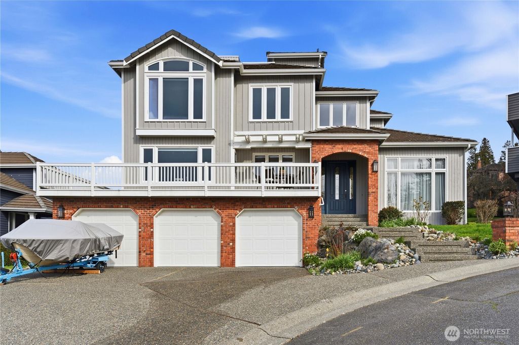 Photo of 2626 NW 204th Street, Shoreline, WA 98117 (MLS # 2461309)