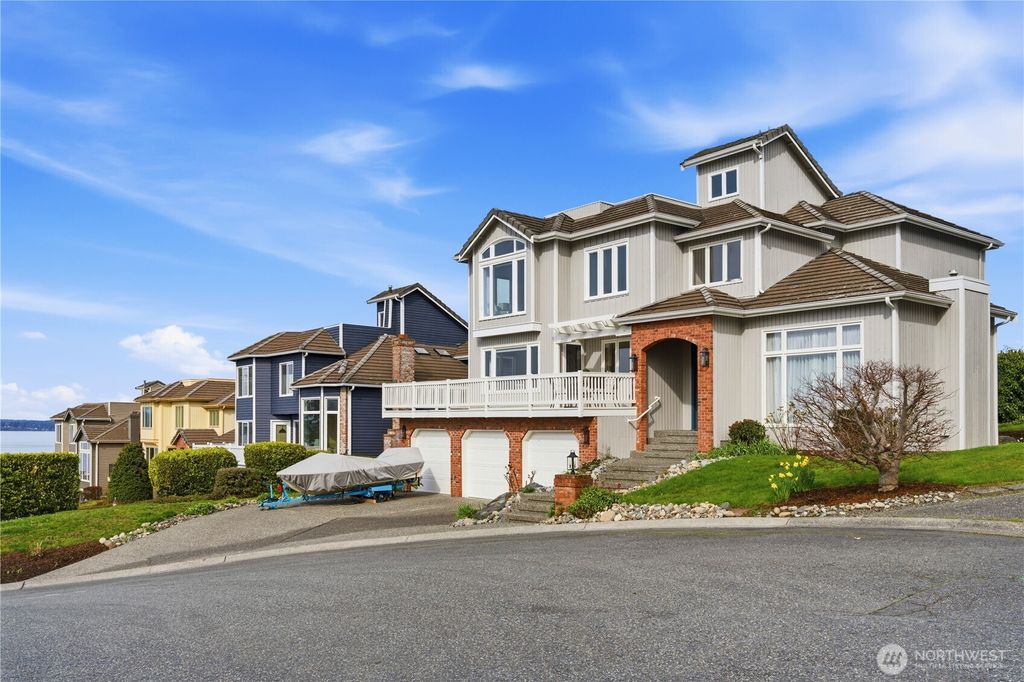 Photo of 2626 NW 204th Street, Shoreline, WA 98117 (MLS # 2461309)